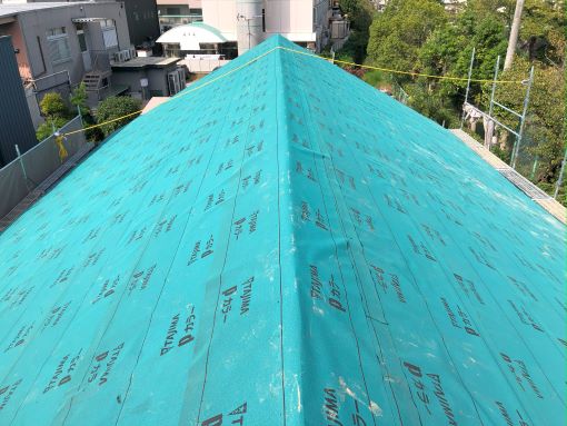 大府市 牧様邸 瓦屋根葺き替え工事 (5)R　右　屋根　施工中