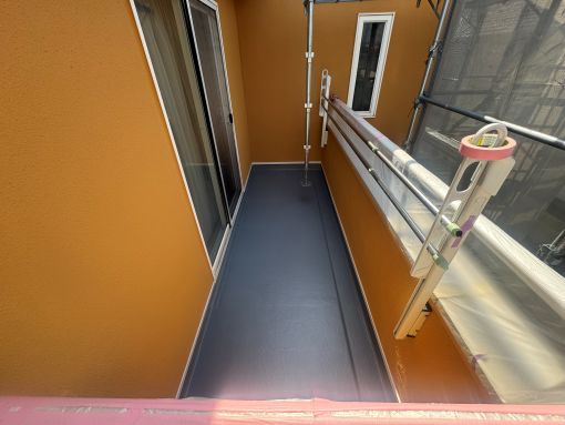 バルコニー中塗り完了R施工前